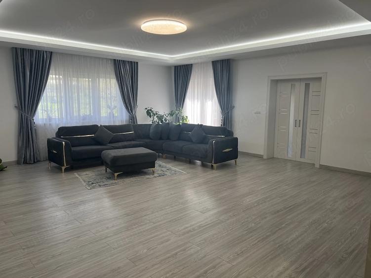 Casă cu Teren 1500 Mp în Roșiori