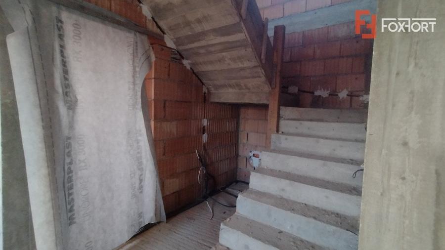 Casă individuală cu 4 camere cu Teren 531 Mp în Giarmata