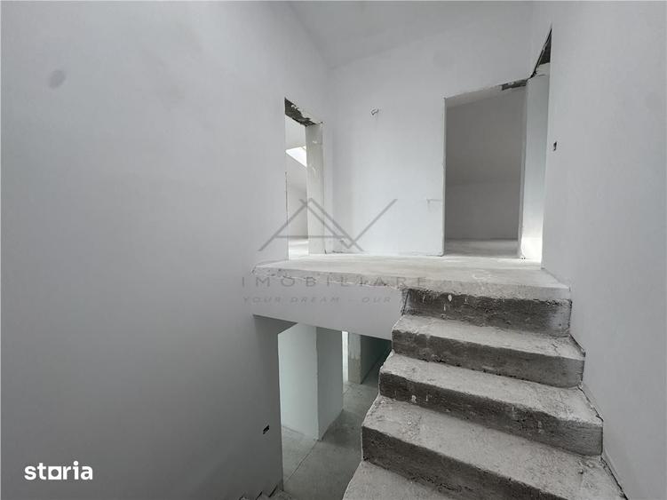 Casă cu 7 camere cu Teren 550 Mp în Ciorogârla