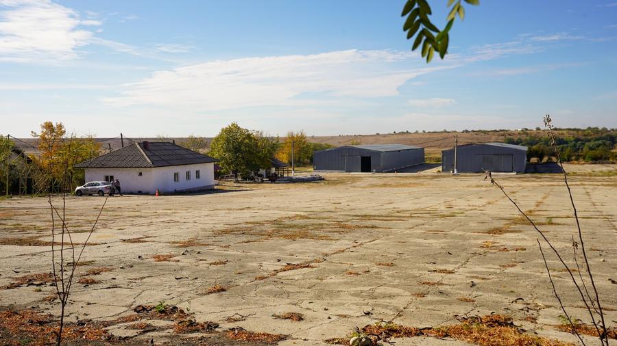 Spațiu industrial, de 2,426 mp, în Ghimpați