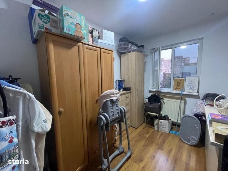 Apartament cu 3 camere în Craiovița Nouă