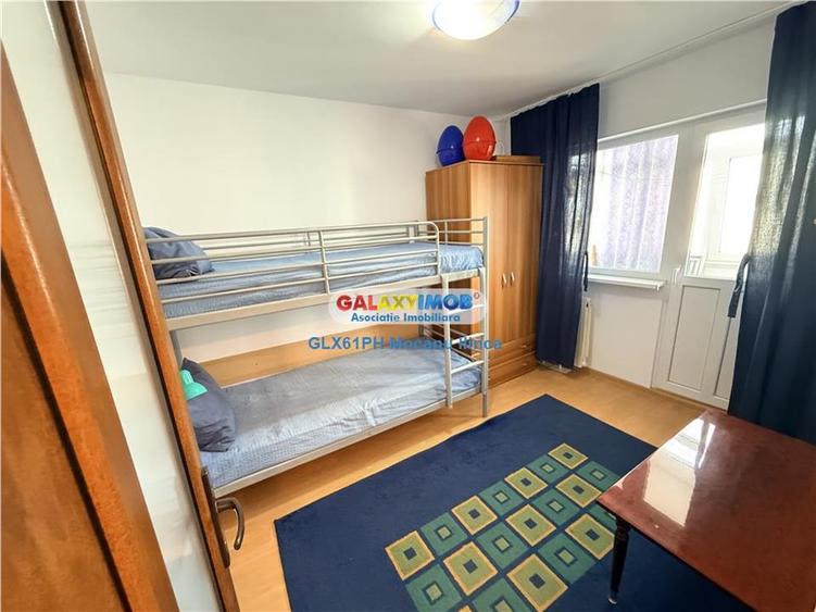 Apartament cu 4 camere decomandat, mobilat în Republicii