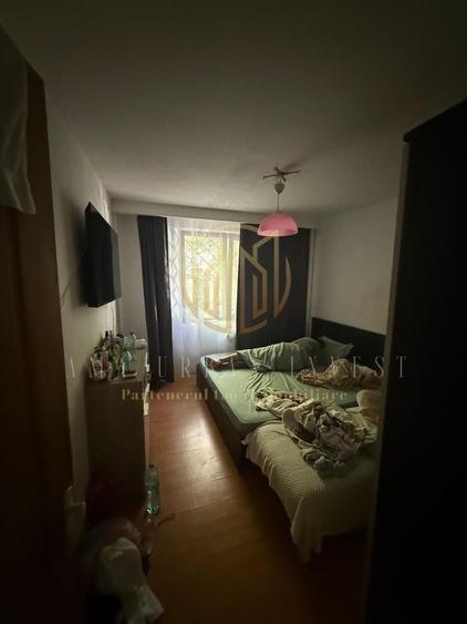Apartament cu 4 camere decomandat, mobilat în Teiul Doamnei