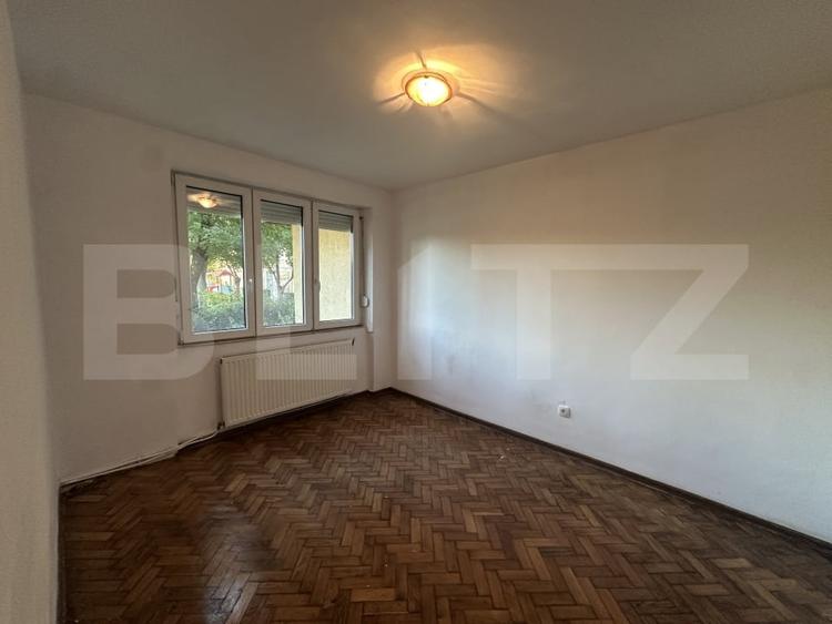 Apartament cu 2 camere decomandat în Botizului