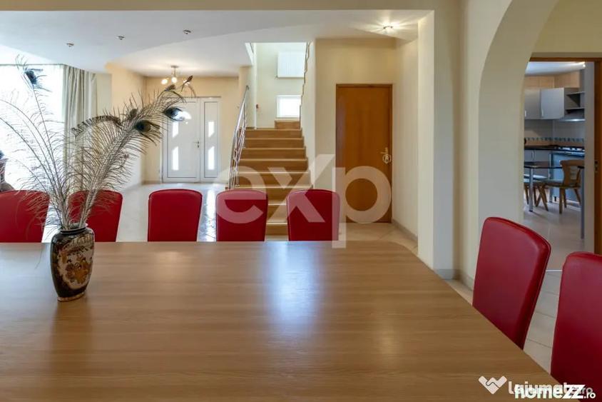 Casă cu 5 camere cu Teren 3659 Mp în Sărata