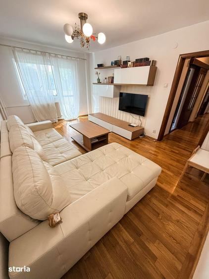 Apartament cu 3 camere decomandat în Vitan
