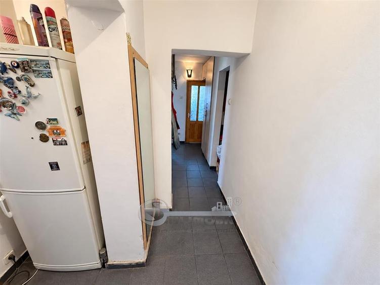 Apartament cu 3 camere decomandat, mobilat în Socola