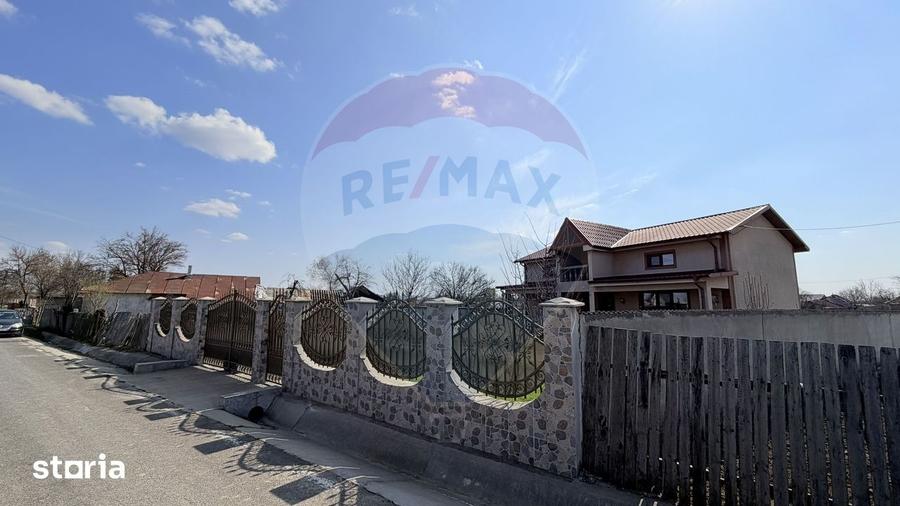 Casă cu 4 camere cu Teren 917 Mp în Nămoloasa