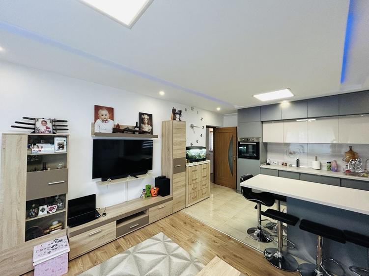Apartament cu 3 camere semidecomandat în Șelimbăr