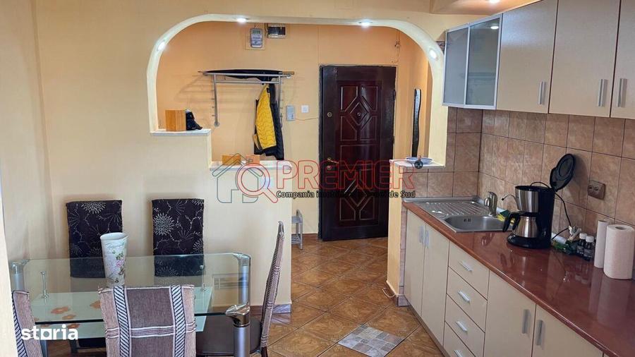 Apartament cu 2 camere decomandat în Central — fotografia 1