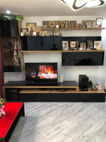 Apartament cu 3 camere decomandat în Cișmea