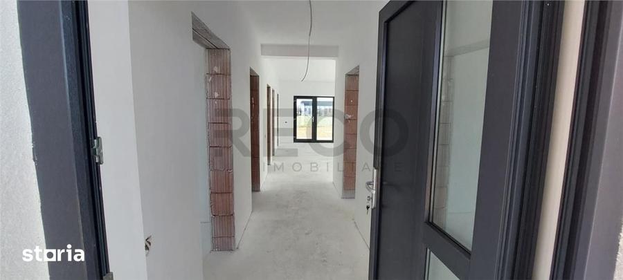 Casă cu 3 camere cu Teren 553 Mp în Sântandrei