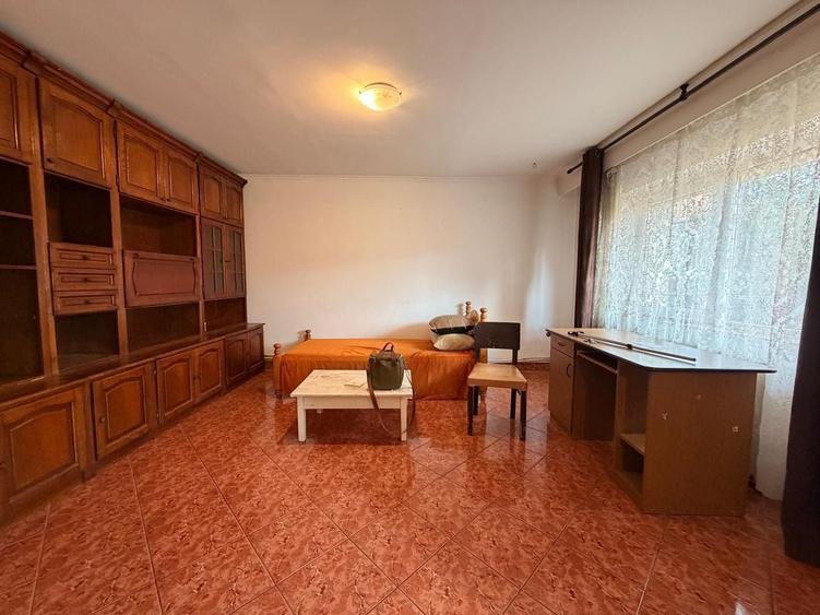 Apartament cu 3 camere decomandat, mobilat în Mănăștur