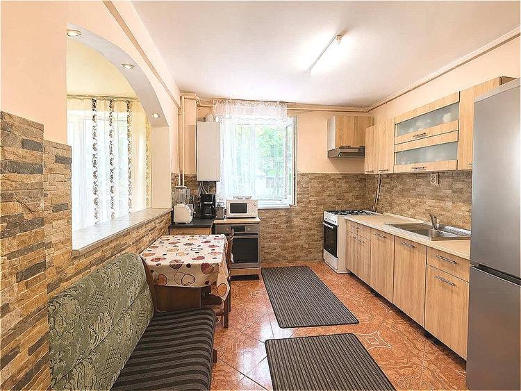 Apartament cu 3 camere semidecomandat, mobilat în Gheorgheni