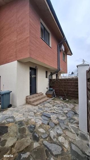 Casă cu 8 camere cu Teren 200 Mp în Central