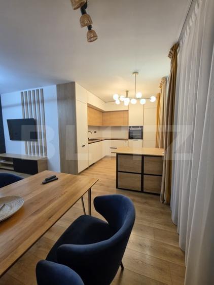 Apartament cu 3 camere semidecomandat, mobilat în Zorilor
