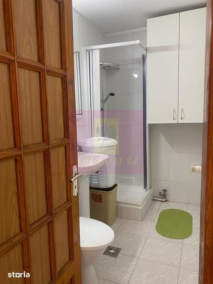 Apartament cu 4 camere decomandat, mobilat în Decebal