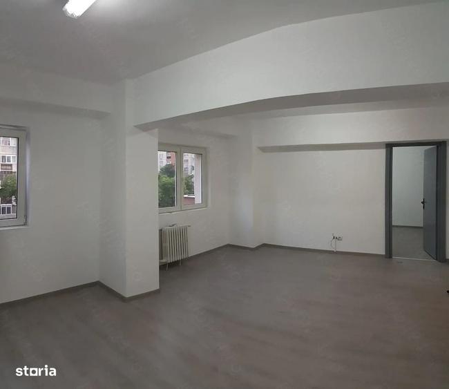 Apartament cu 4 camere în Tineretului