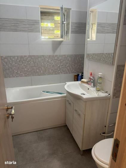 Apartament cu 2 camere semidecomandat în Craiovei