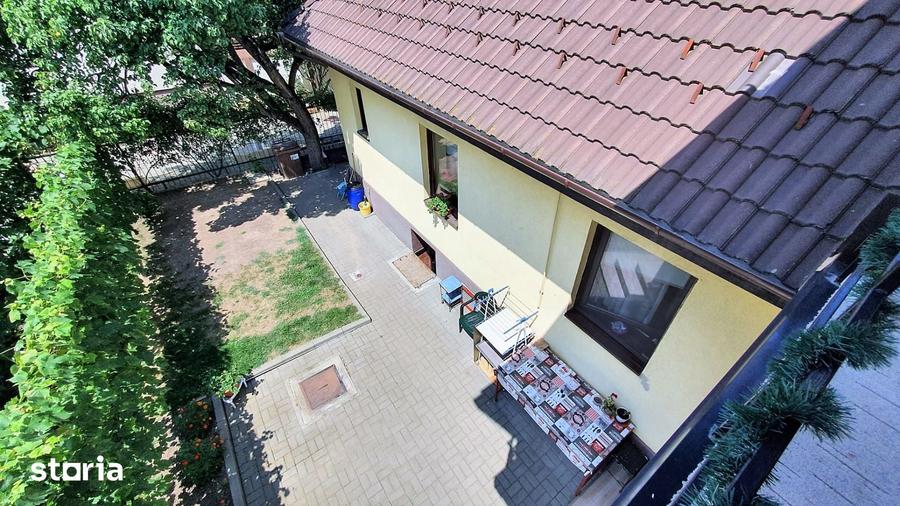 Casă cu 8 camere cu Teren 430 Mp în Valea Aurie