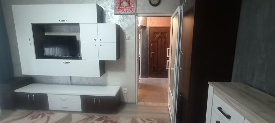 Garsonieră decomandată, mobilată în Astra