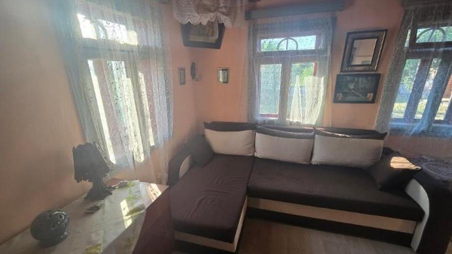 Casă cu 2 camere cu Teren 4000 Mp în Băbiceni