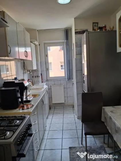 Apartament cu 2 camere semidecomandat în Noua