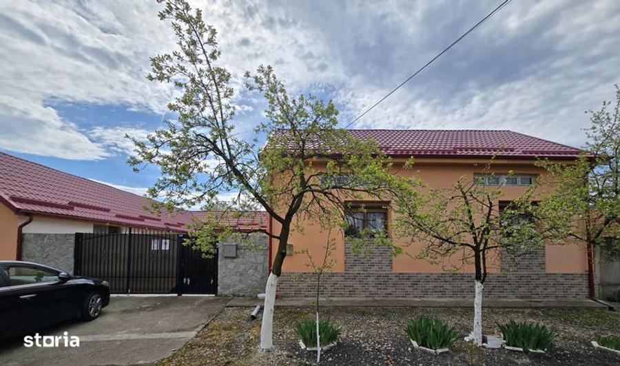 Casa renovata, cu 2924 mp teren. Front stradal 38 m. Garaj 2 masini. - 2