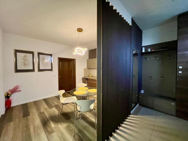 Apartament cu 3 camere decomandat, mobilat în Lipovei