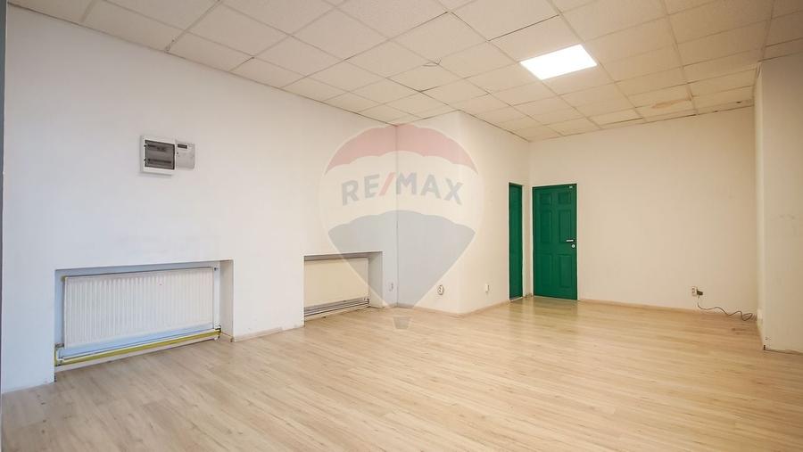 Spațiu comercial, de 65 mp, în Hărmanului