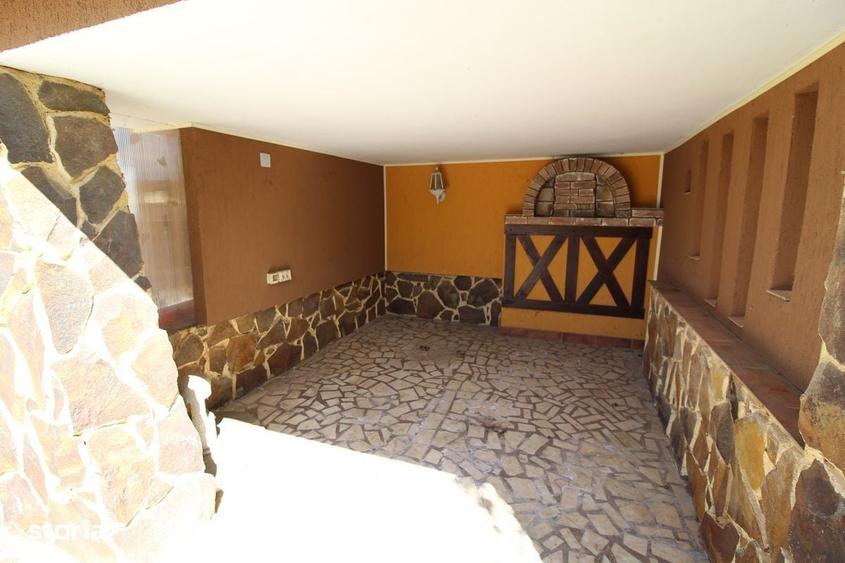 Casă cu 4 camere decomandat cu Teren 335 Mp în Central