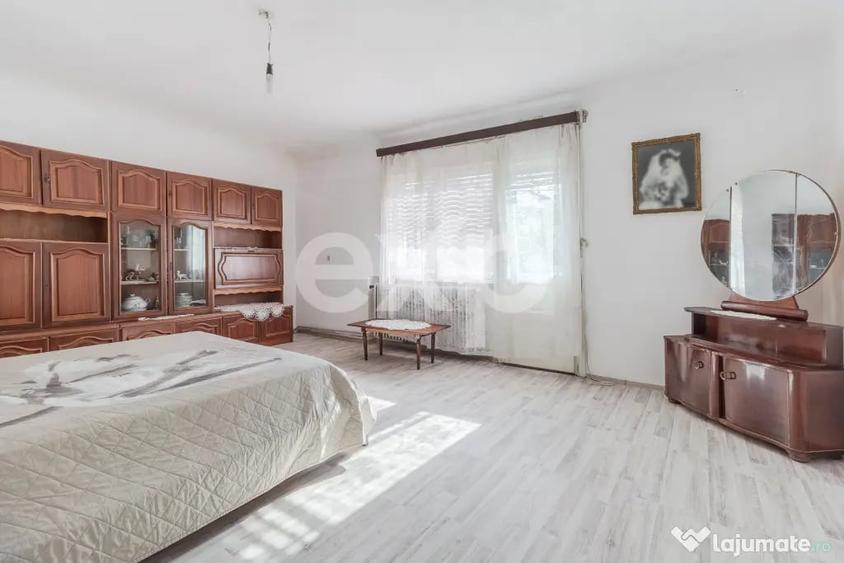 Casă cu 4 camere cu Teren 188 Mp în Central