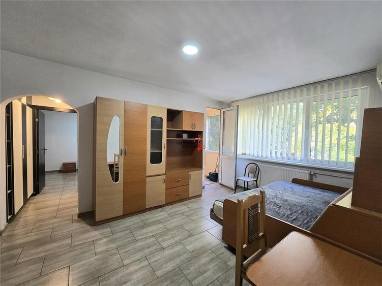 Apartament cu 2 camere semidecomandat în Colentina
