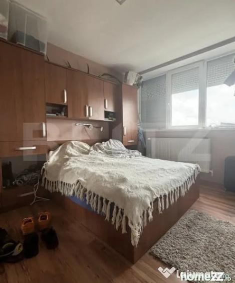 Apartament cu 3 camere decomandat în Torontalului