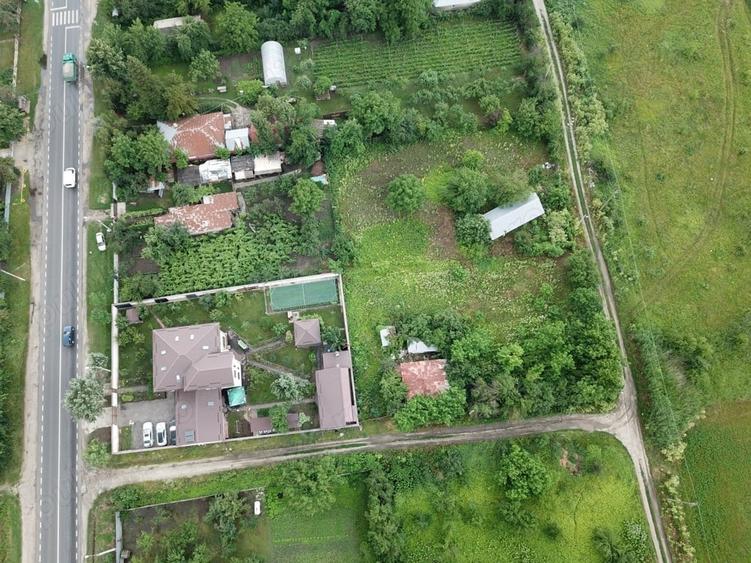 Casă cu 6 camere cu Teren 1570 Mp în Stâlpu