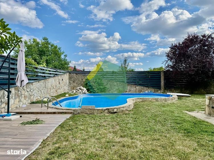 Casă cu 4 camere cu Teren 400 Mp în Ferme