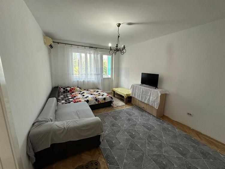 Apartament cu 2 camere semidecomandat, mobilat în Iancului