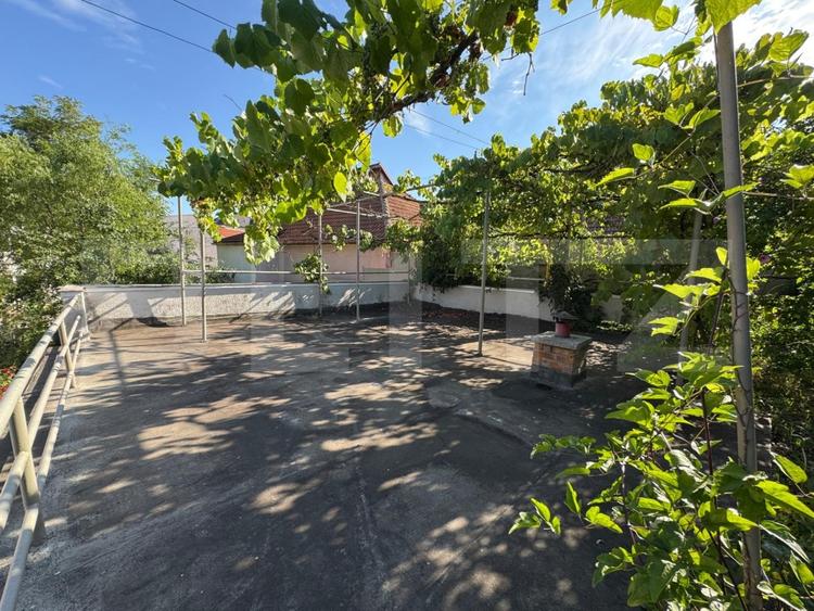 Casă individuală cu 6 camere cu Canalizare în Aurel Vlaicu