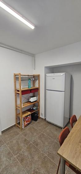 Apartament cu 3 camere semidecomandat în Moșilor