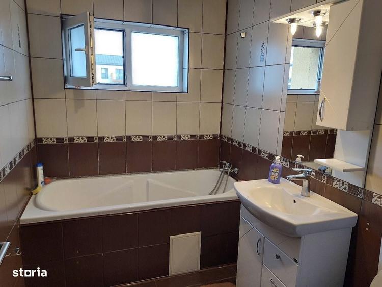 Apartament cu 3 camere în Florești
