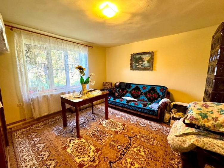 Casă individuală cu 3 camere cu Canalizare în Dâmbul Rotund