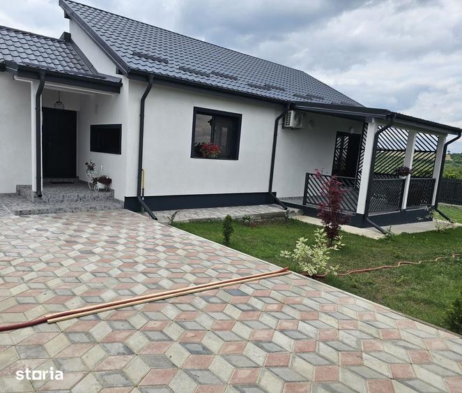Casă cu 4 camere cu Teren 600 Mp în Central