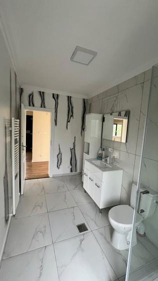Casă individuală cu 5 camere cu Canalizare în Exterior Est