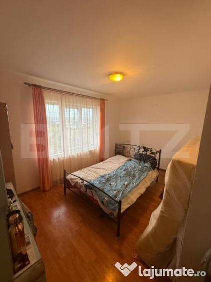 Casă cu 7 camere cu Teren 1000 Mp în Central