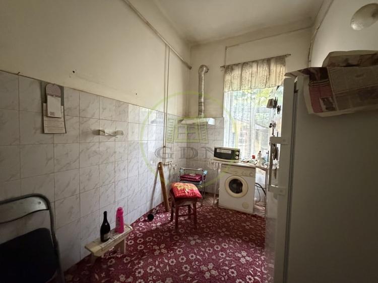 Casă cu 3 camere cu Canalizare în Central