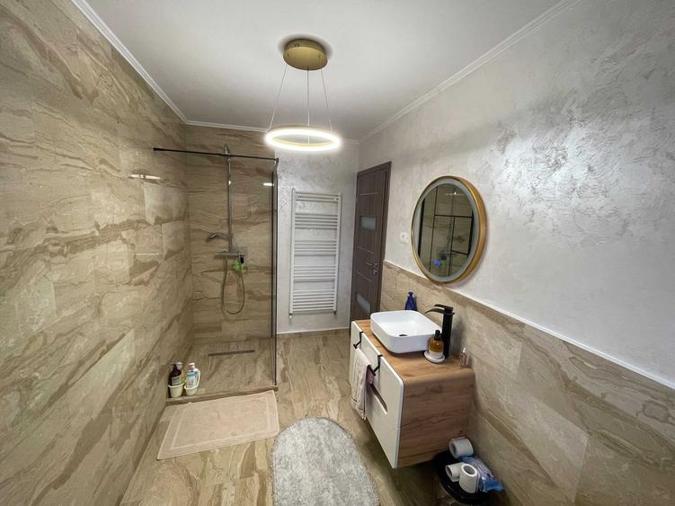 Casă cu 4 camere în Puchenii Mici
