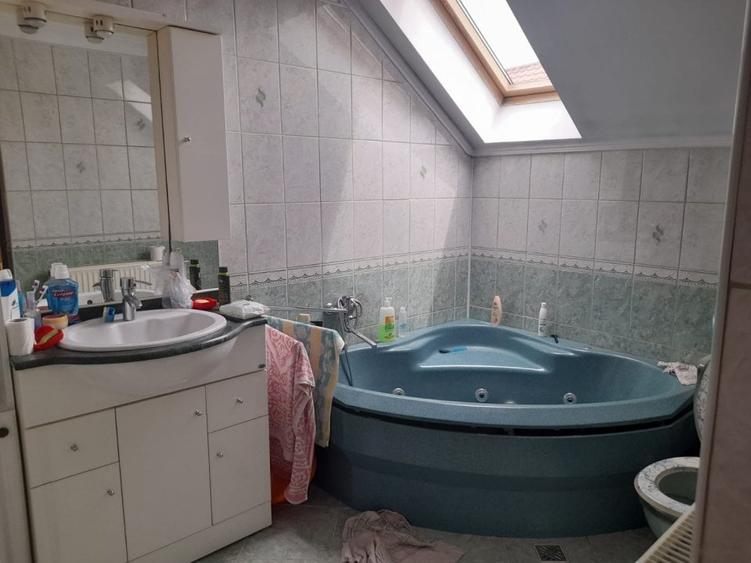 Casă individuală cu 5 camere cu Canalizare în Mureșeni