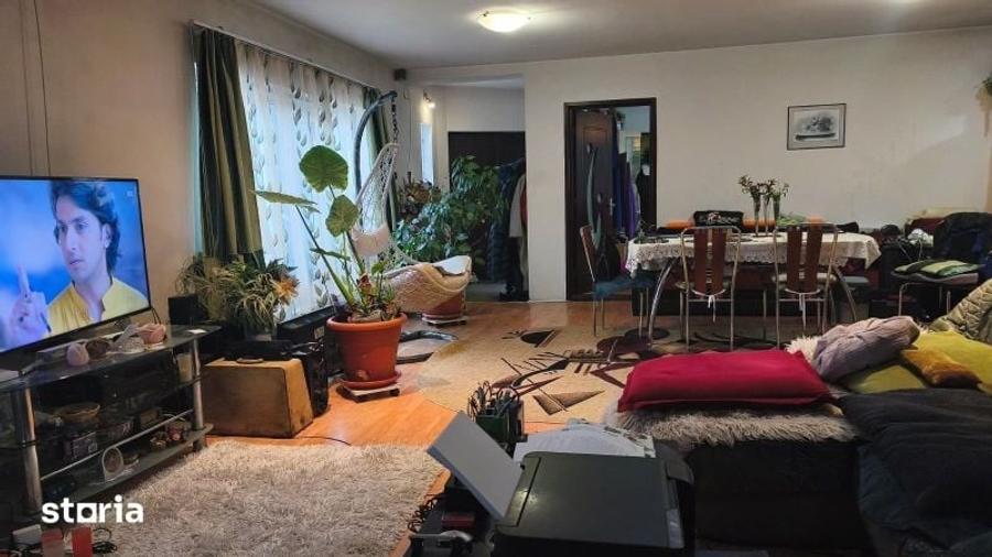 Casă cu 3 camere cu Teren 828 Mp în Șoimuș