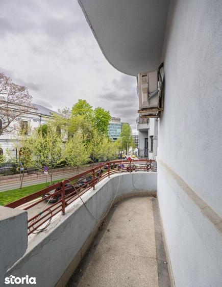 Apartament cu 3 camere în Centrul Civic