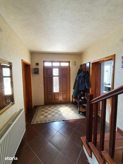 Casă cu 5 camere cu Teren 960 Mp în Valea Lupului